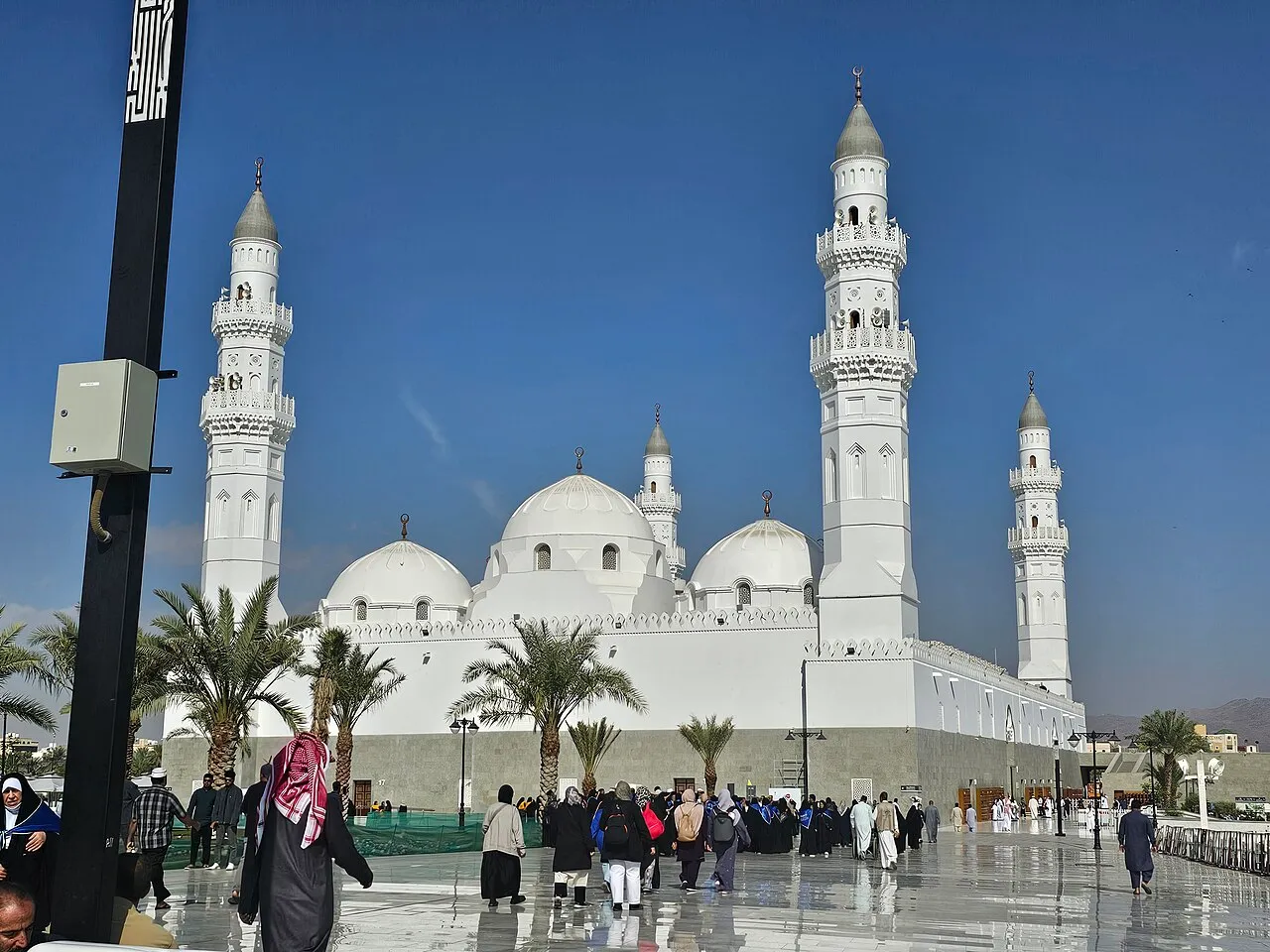 Masjid Quba di Madinah sebagai salah satu tujuan program ziarah